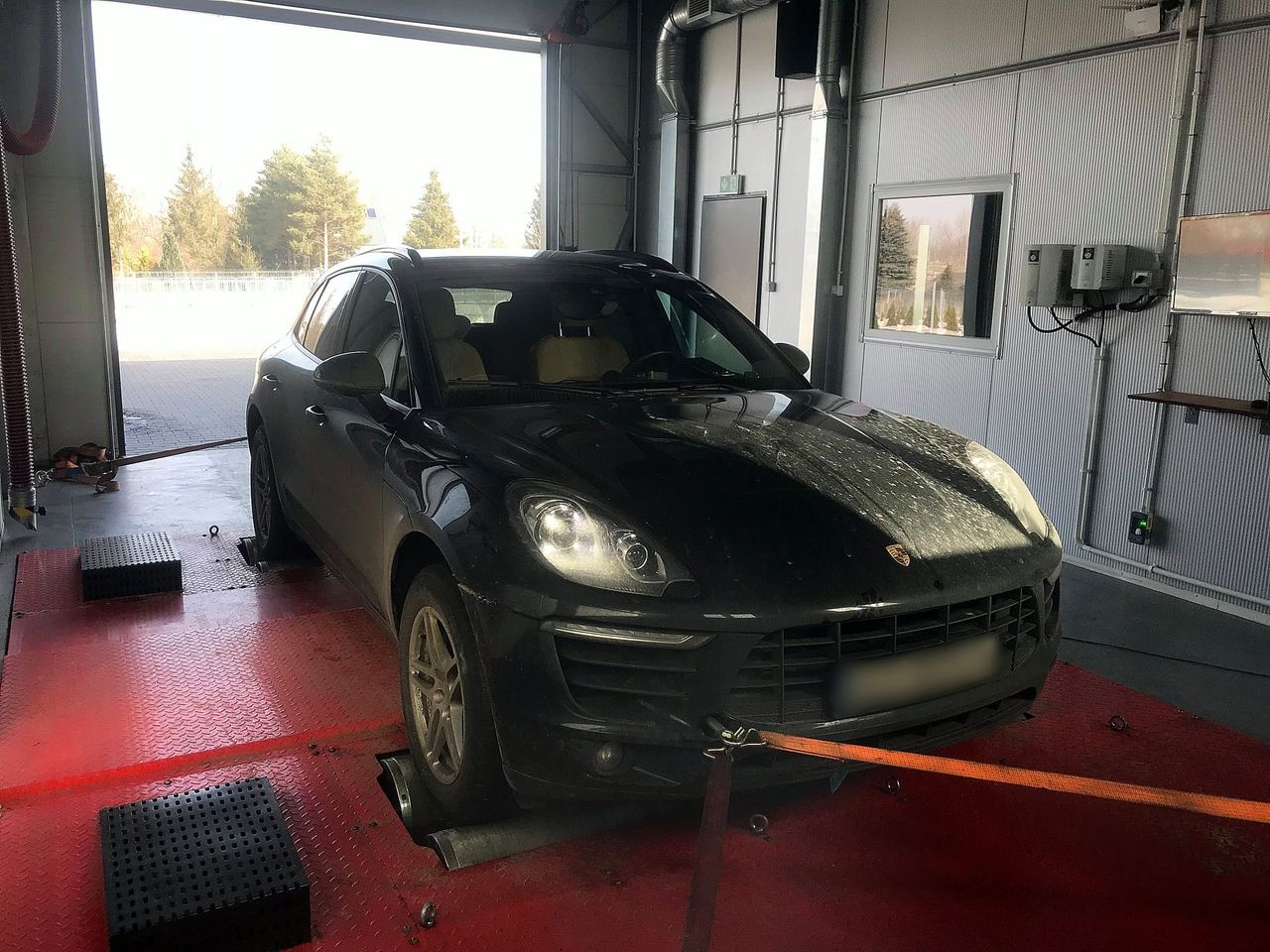 PORSCHE MACAN 2.0T 252KM