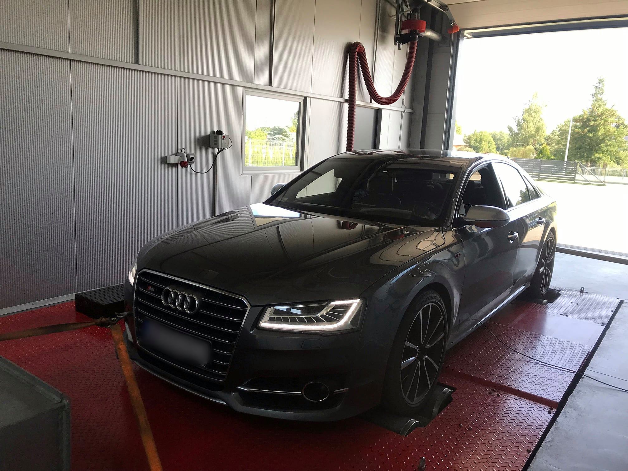 AUDI A8 D4 4.0TFSI 520KM
