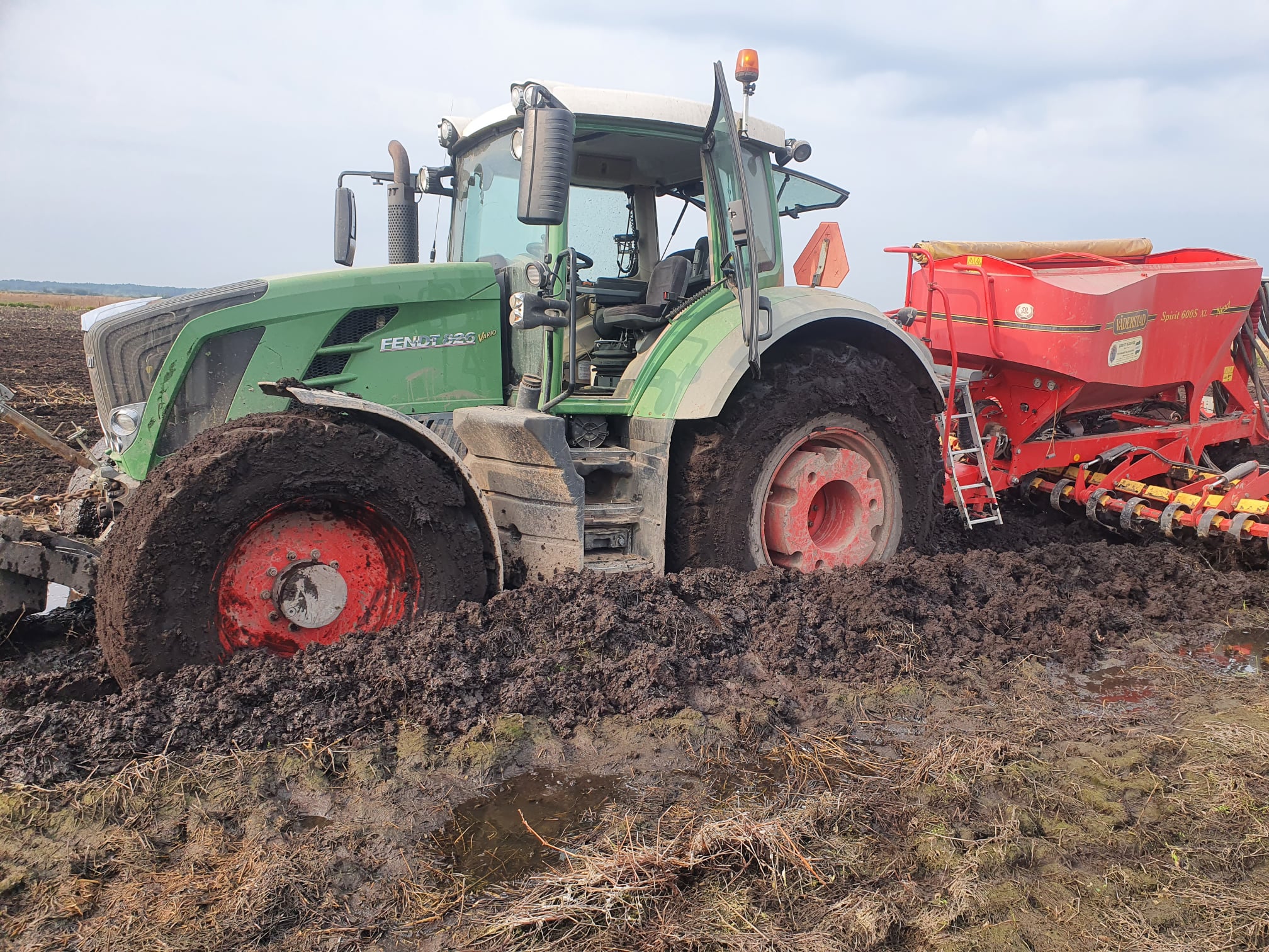 FENDT VARIO 826 - SILNIK 6.1L DEUTZ